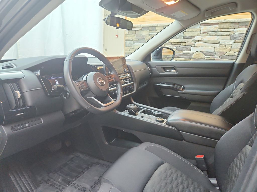 Vehicle image 5 of 22