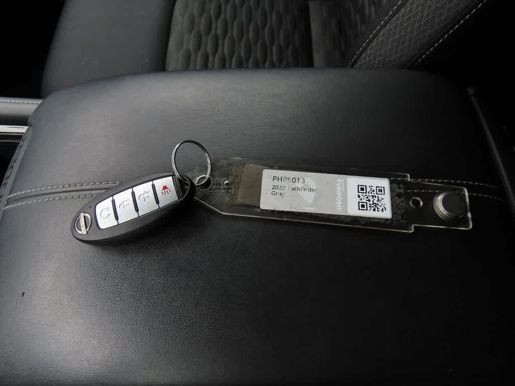 Vehicle image 23 of 27
