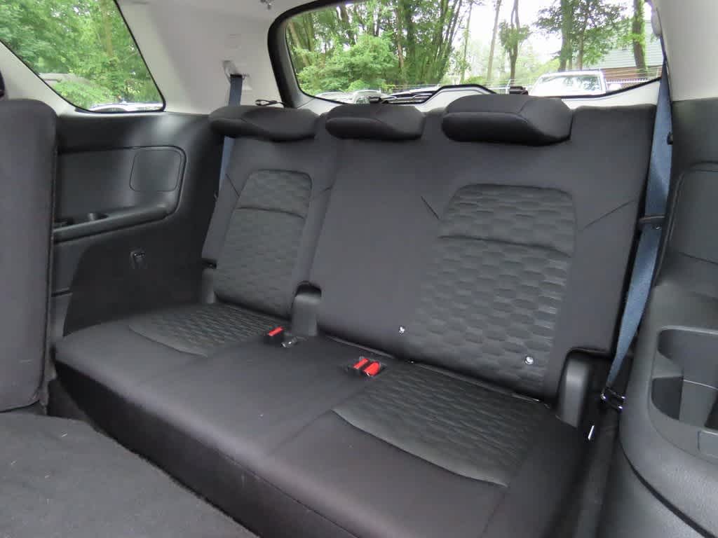 Vehicle image 14 of 27