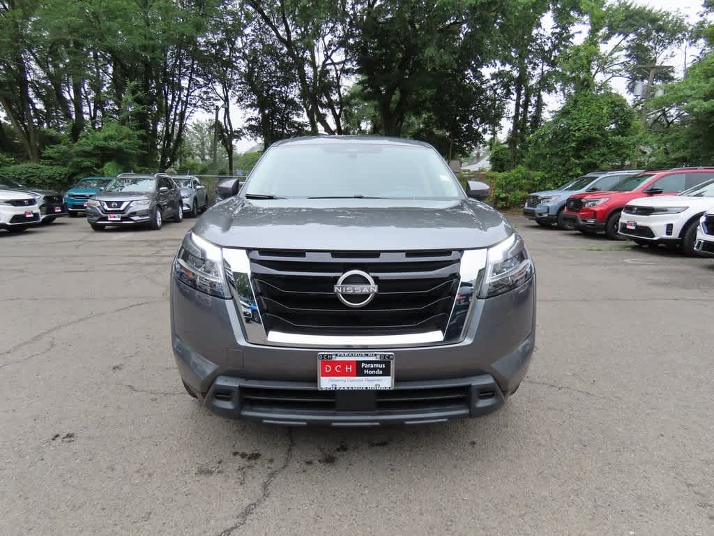 Vehicle image 2 of 27
