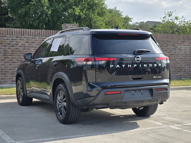 Vehicle image 4 of 31