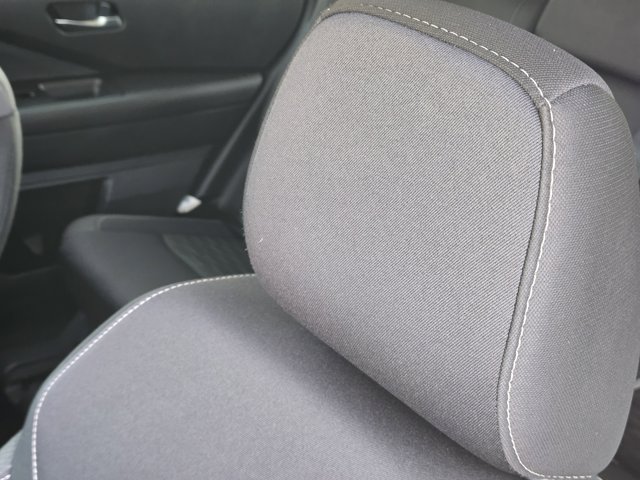Vehicle image 24 of 31