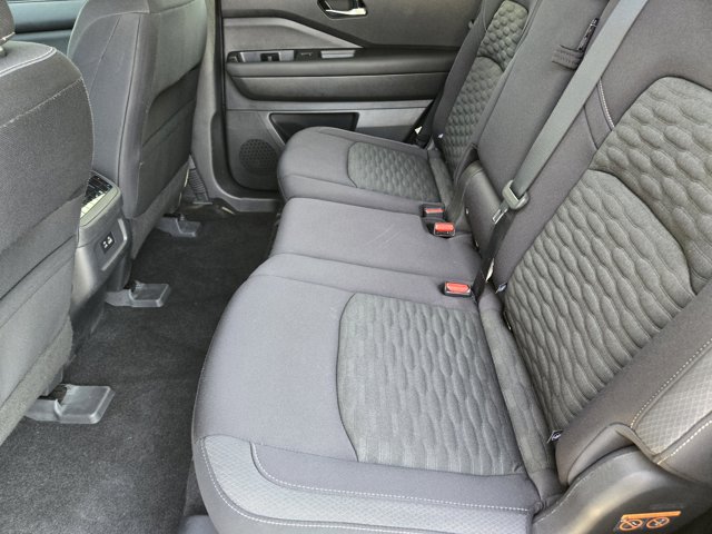 Vehicle image 14 of 31