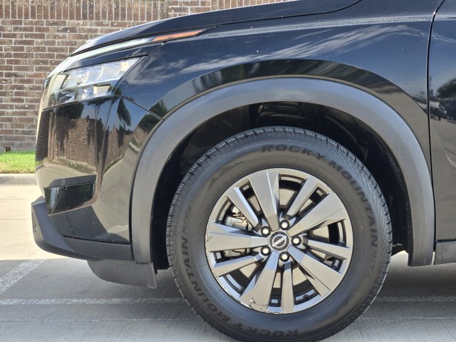 Vehicle image 10 of 31