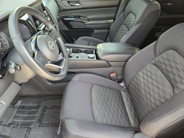 Vehicle image 15 of 31