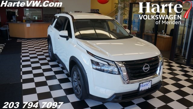 Vehicle image 3 of 92
