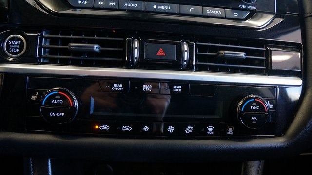 Vehicle image 17 of 92