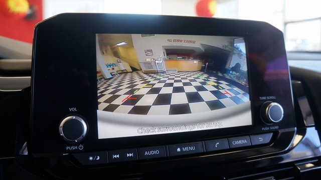 Vehicle image 16 of 92