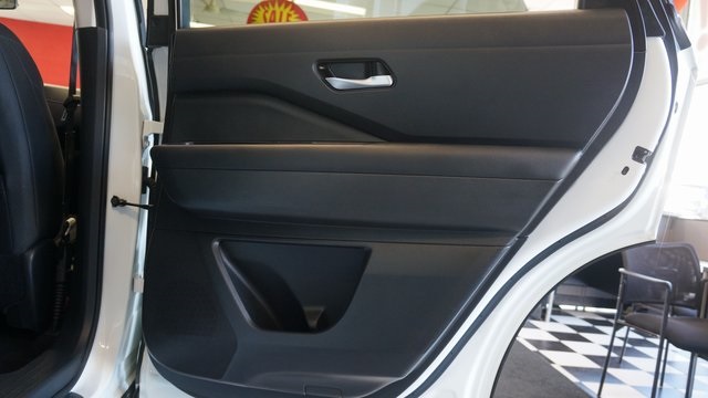 Vehicle image 49 of 92