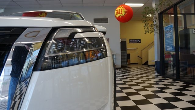 Vehicle image 70 of 92