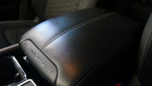 Vehicle image 21 of 92