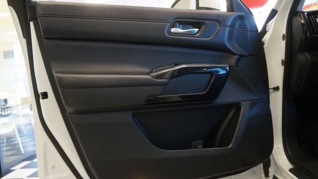Vehicle image 30 of 92