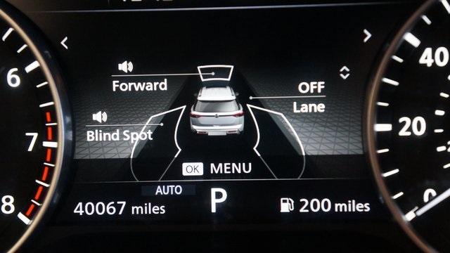 Vehicle image 14 of 92
