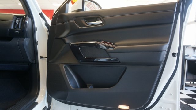 Vehicle image 62 of 92