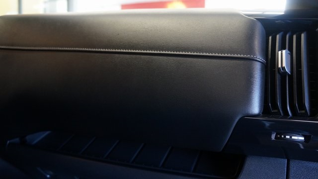 Vehicle image 54 of 92