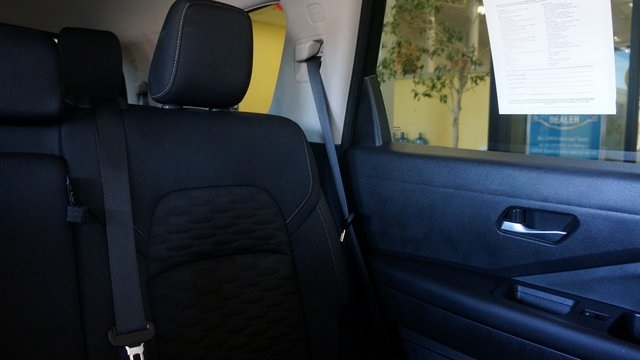 Vehicle image 57 of 92