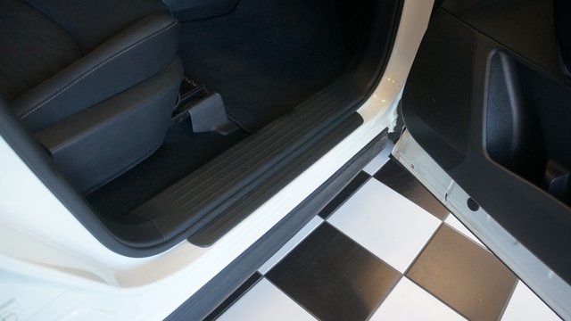 Vehicle image 61 of 92