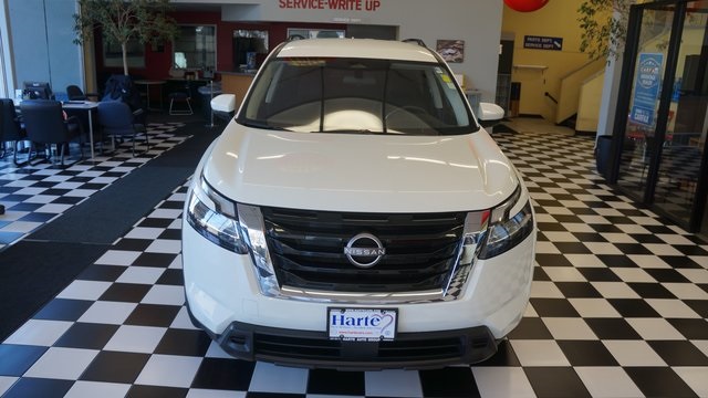 Vehicle image 2 of 92