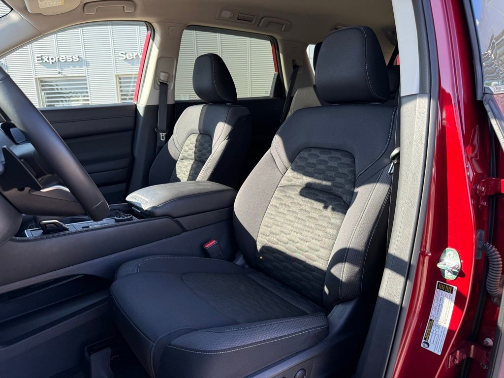 Vehicle image 11 of 30