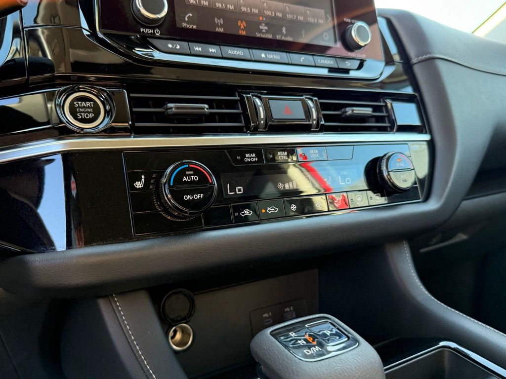 Vehicle image 23 of 30