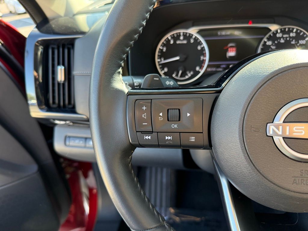 Vehicle image 18 of 30