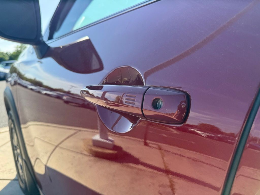 Vehicle image 10 of 30