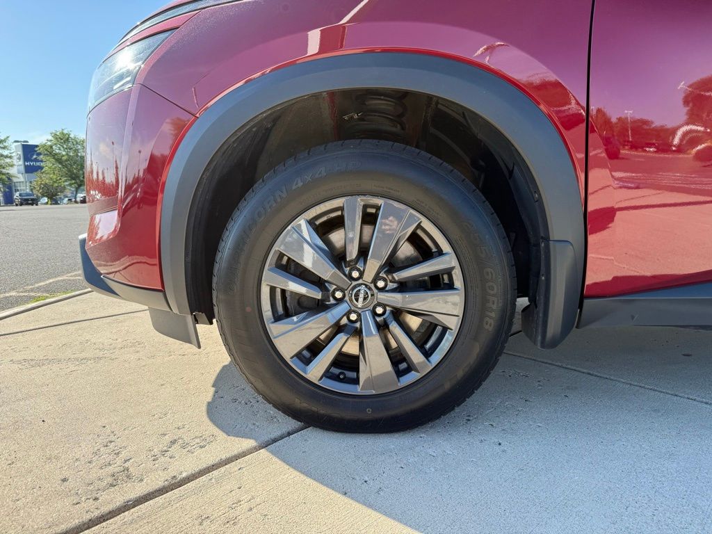 Vehicle image 9 of 30