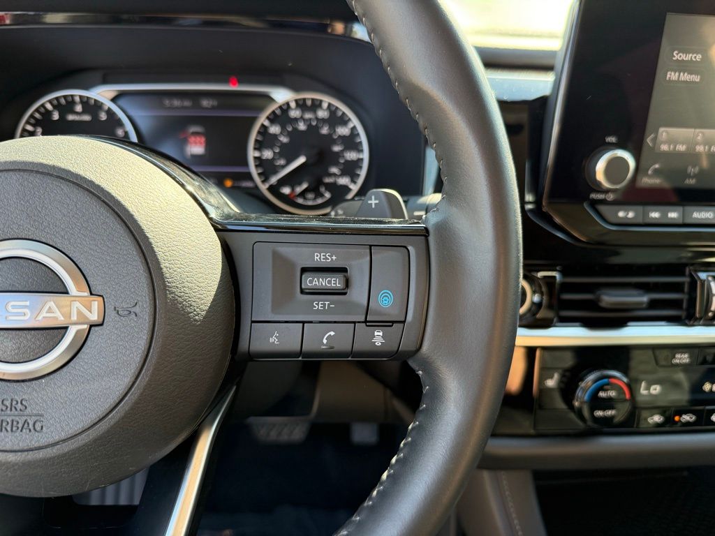 Vehicle image 19 of 30