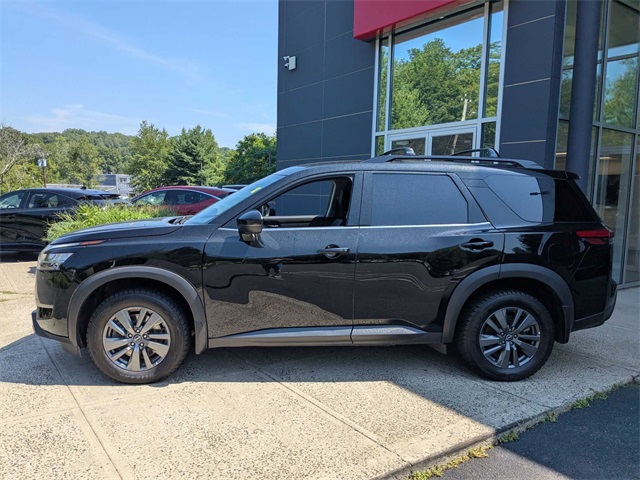 Vehicle image 6 of 41
