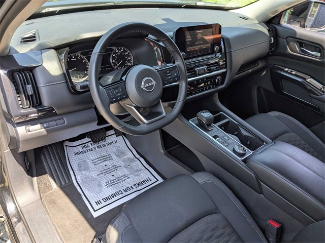 Vehicle image 18 of 41