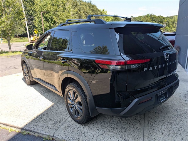Vehicle image 5 of 41