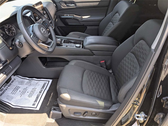 Vehicle image 15 of 41