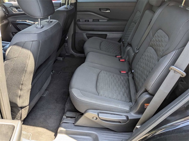 Vehicle image 14 of 41