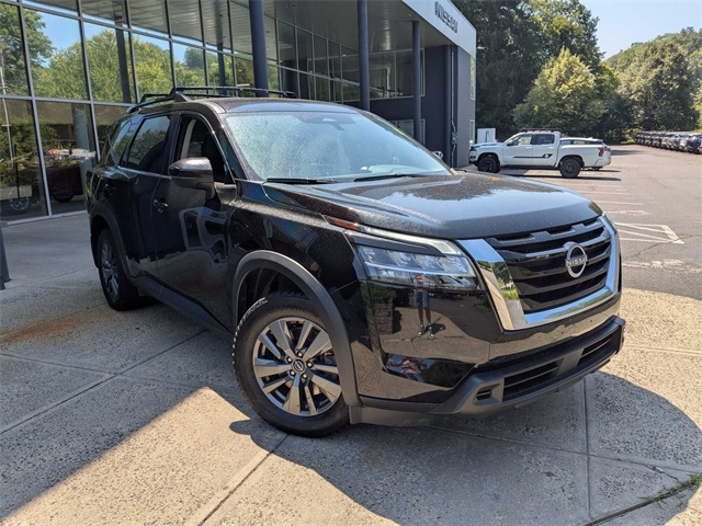 Vehicle image 3 of 41