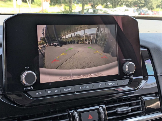 Vehicle image 24 of 41