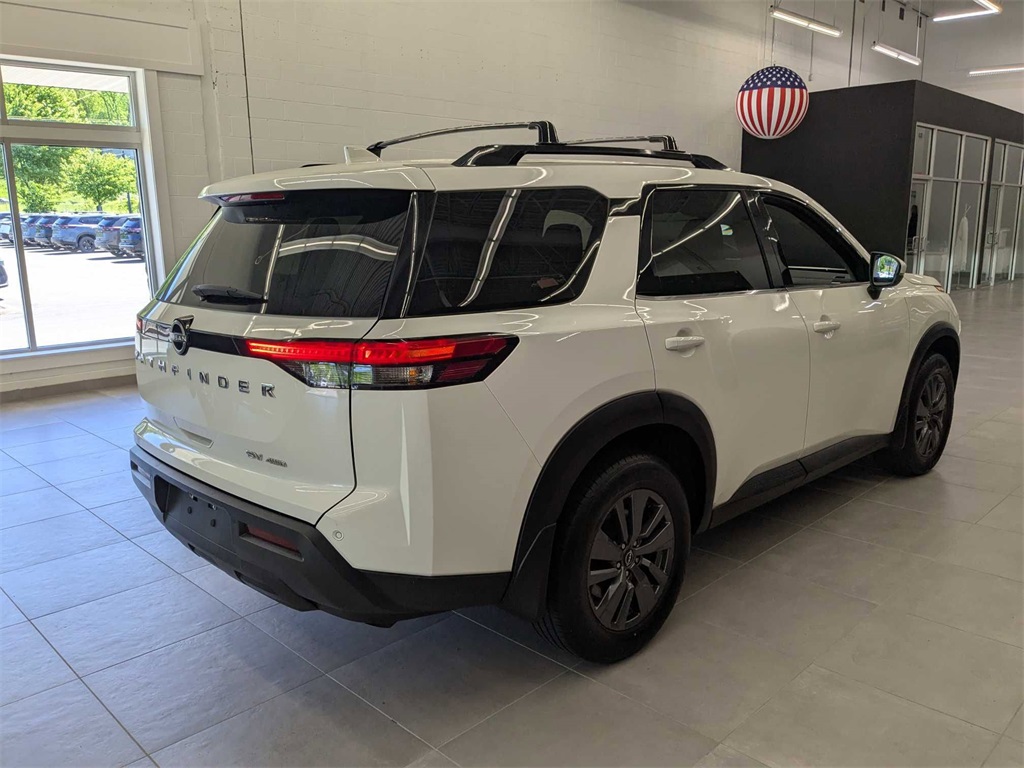 Vehicle image 5 of 38