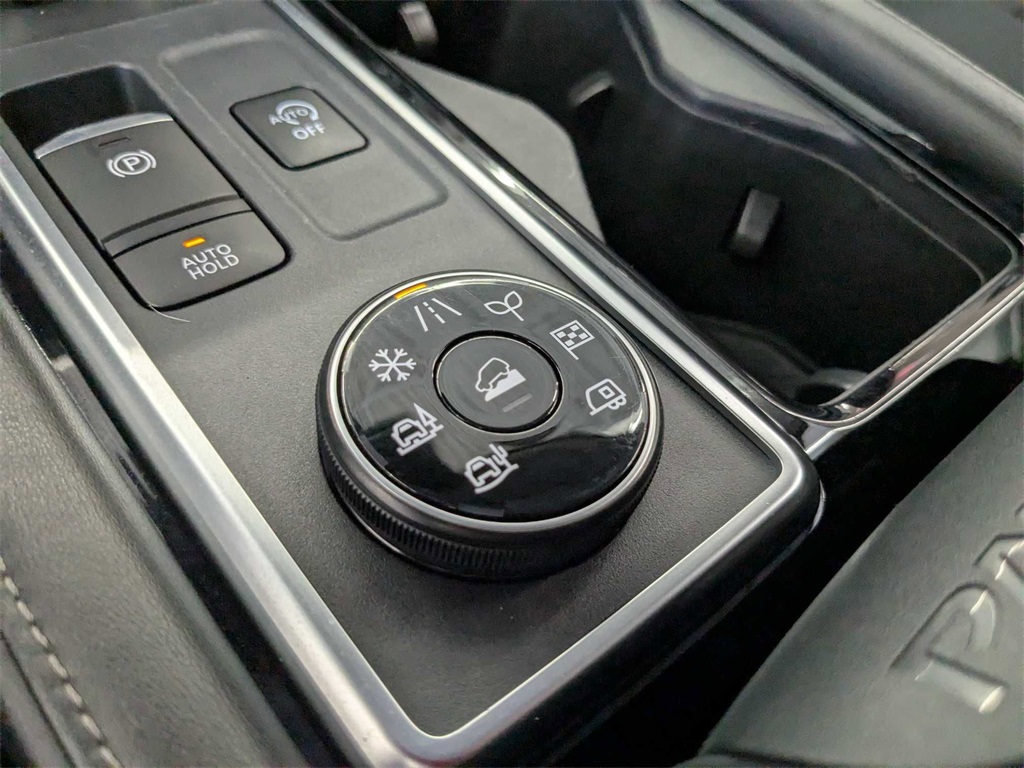 Vehicle image 22 of 38