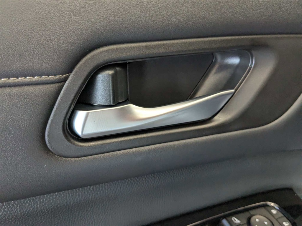 Vehicle image 12 of 38