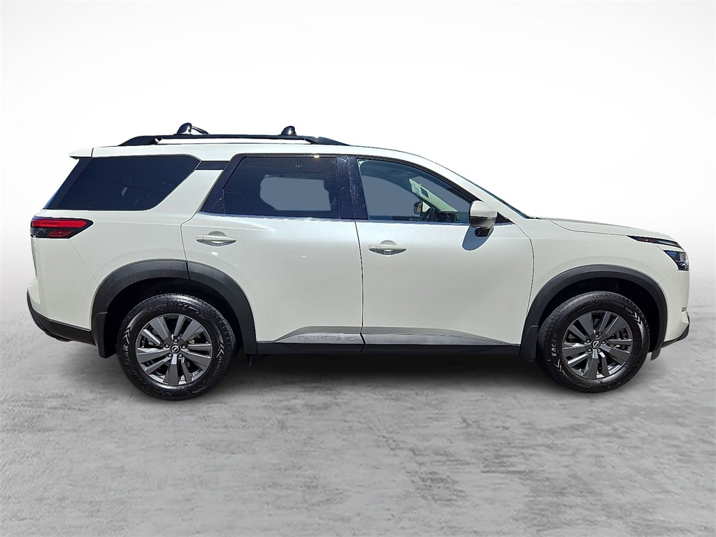 Vehicle image 5 of 31