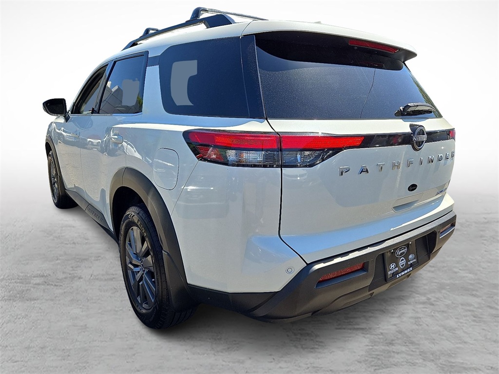 Vehicle image 10 of 31