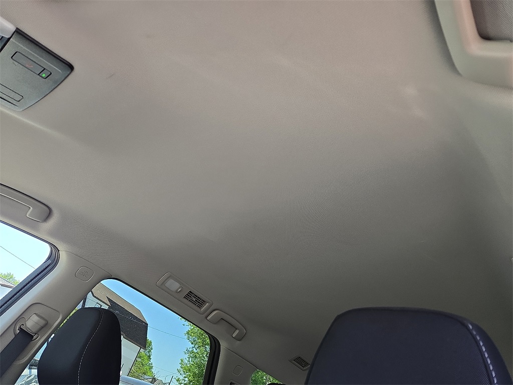 Vehicle image 22 of 31