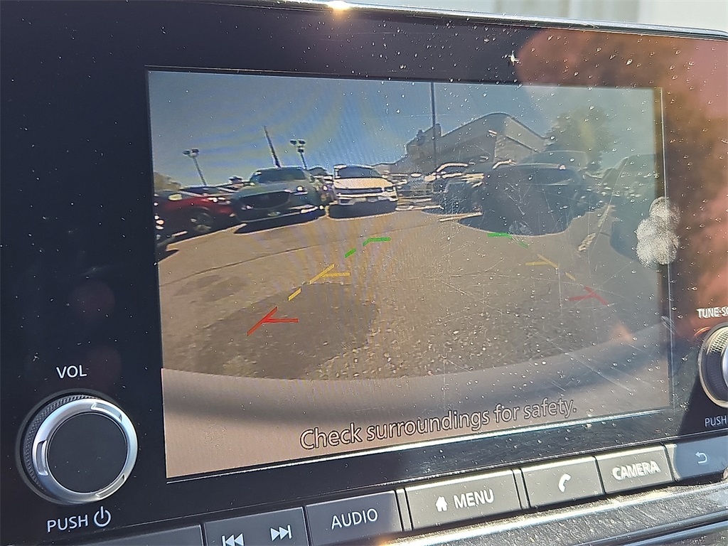 Vehicle image 25 of 31