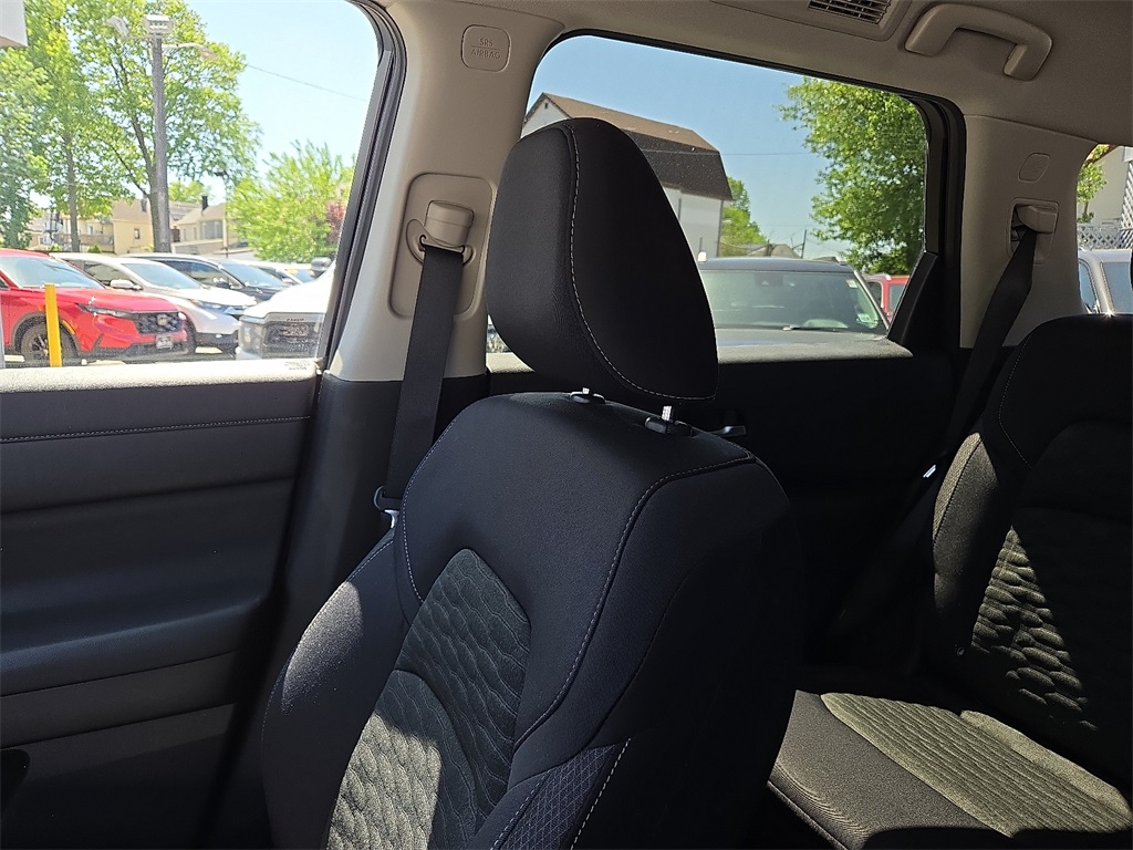 Vehicle image 18 of 31