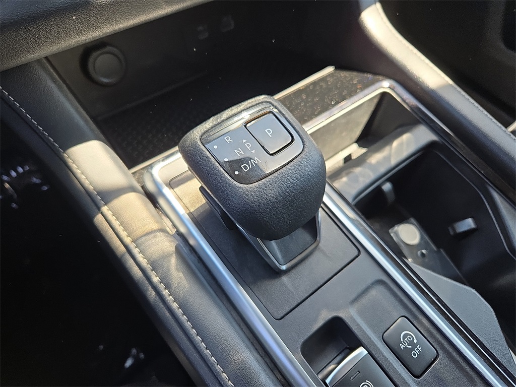Vehicle image 23 of 31