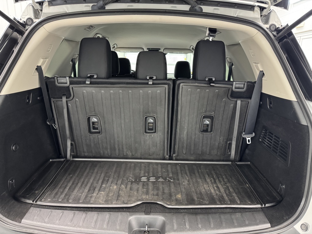 Vehicle image 20 of 35