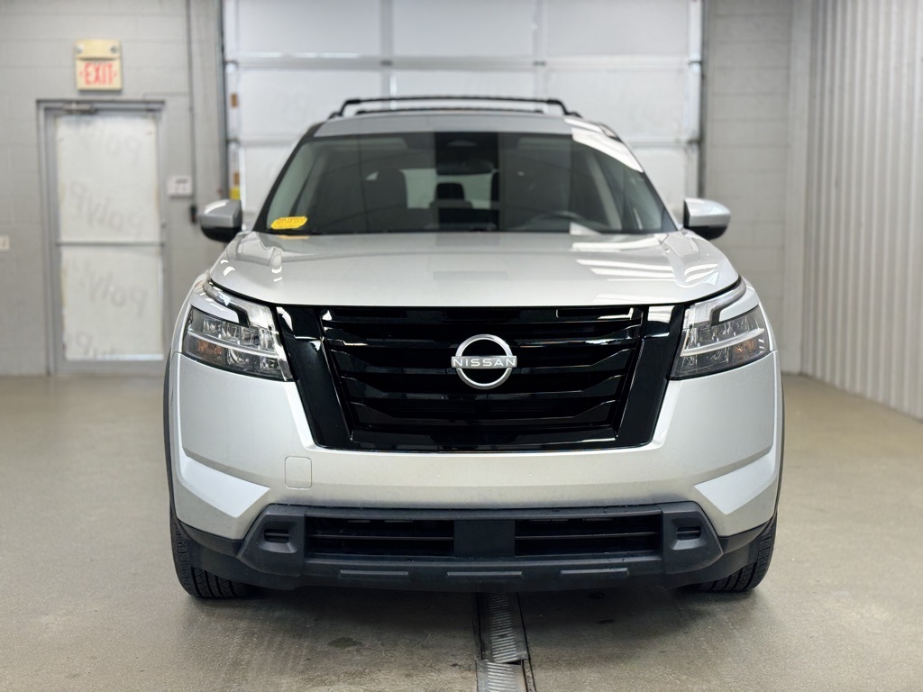 Vehicle image 2 of 35