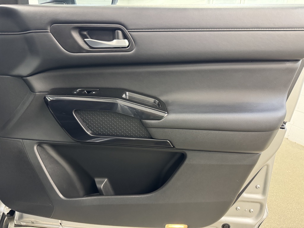 Vehicle image 24 of 35