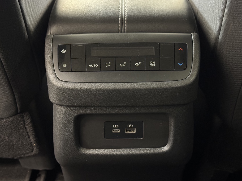 Vehicle image 16 of 35