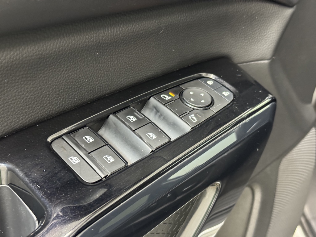 Vehicle image 9 of 35