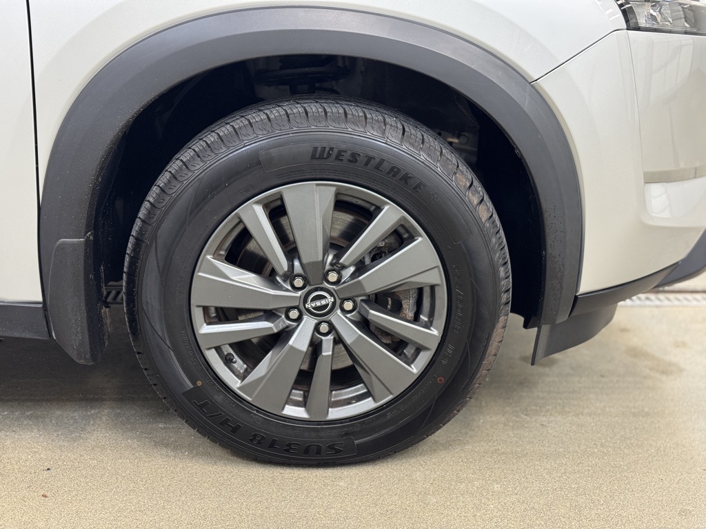 Vehicle image 7 of 35